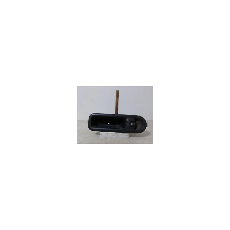 Interrupteur de leve vitre avant droit RENAULT CLIO 3 PHASE 1 d’occasion